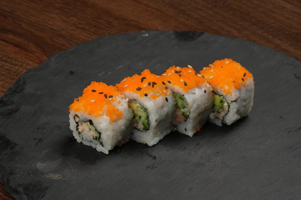 California Maki mit Tobiko